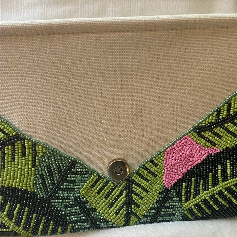 Beaded Leaf Pattern Clutch - Picture 3 of 5
